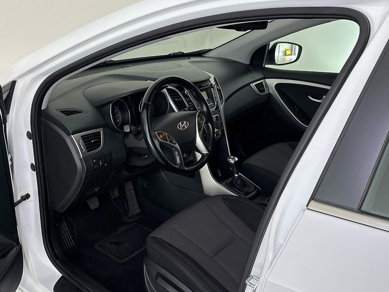 Hyundai i30 Hatchback - fotka 6 z 27