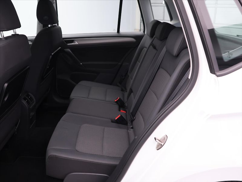 Volkswagen Golf Sportsvan 1,4 TSI 110kW Comfortline 1.Ma - fotka 14 z 32