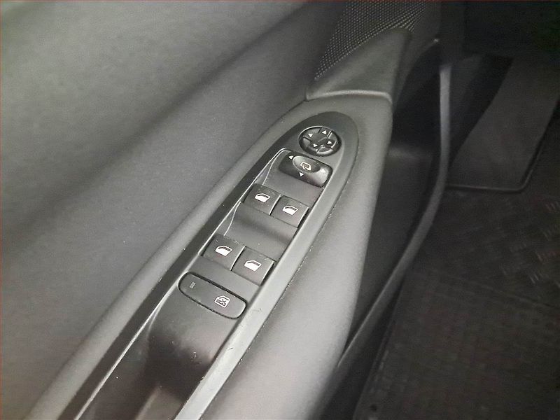 Citroën C4 (2015) 1.6 VTi, Tempomat - fotka 15 z 15