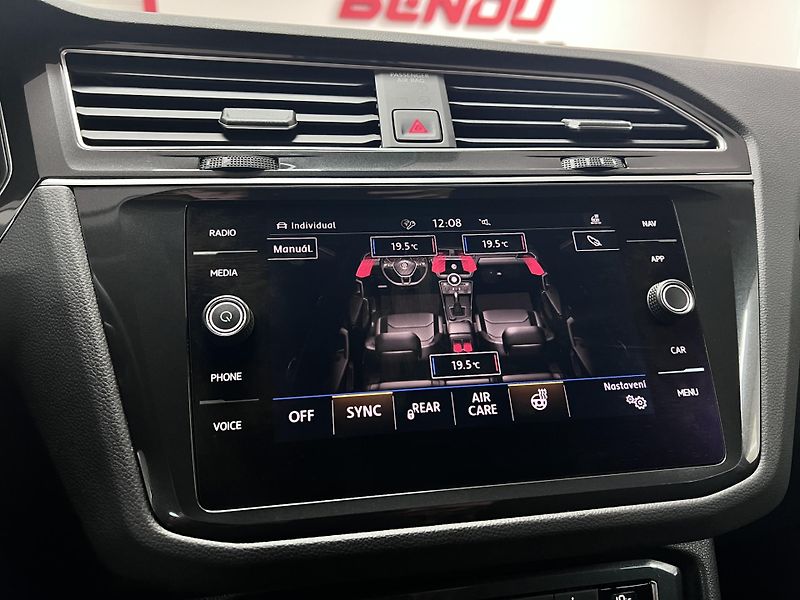 Volkswagen Tiguan IQ.DRIVE, 2.0 TSI 140 kW, 4x4 - fotka 39 z 44