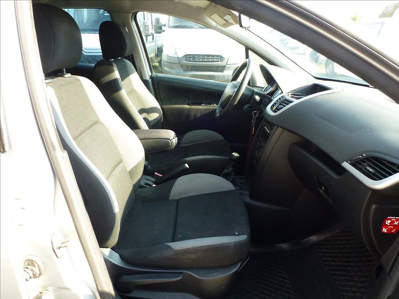 Peugeot 207 1,4 - fotka 27 z 43