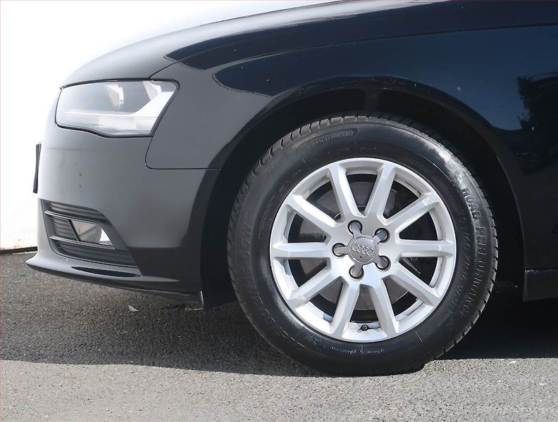 Audi A4 (2014) Ambition 2.0 TDI, Automat - fotka 14 z 18