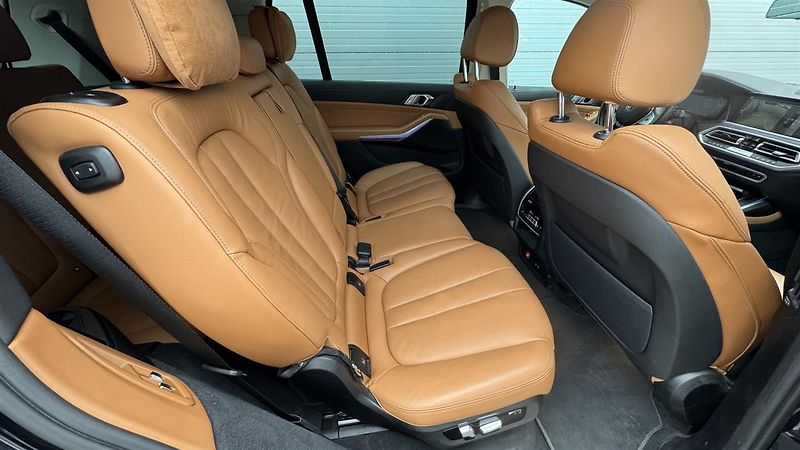 BMW X7 xDrive40i - fotka 9 z 16