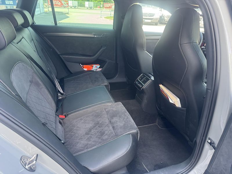 Škoda Superb (2019) 2,0TSi DSG 4x4 SPORTLINE - fotka 14 z 24