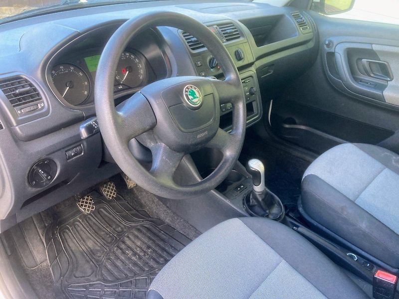 Škoda Fabia 1,2 HTP (44kW)*KLIMATIZACE* - fotka 11 z 15