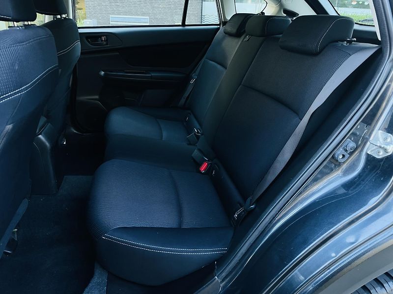 Subaru XV 2.0i 4x4 MANUÁL SERVISKA - fotka 28 z 38