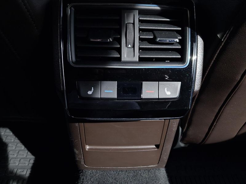 Škoda Superb 2,0 TDI DSG 4x4 L&K Pano - fotka 10 z 22