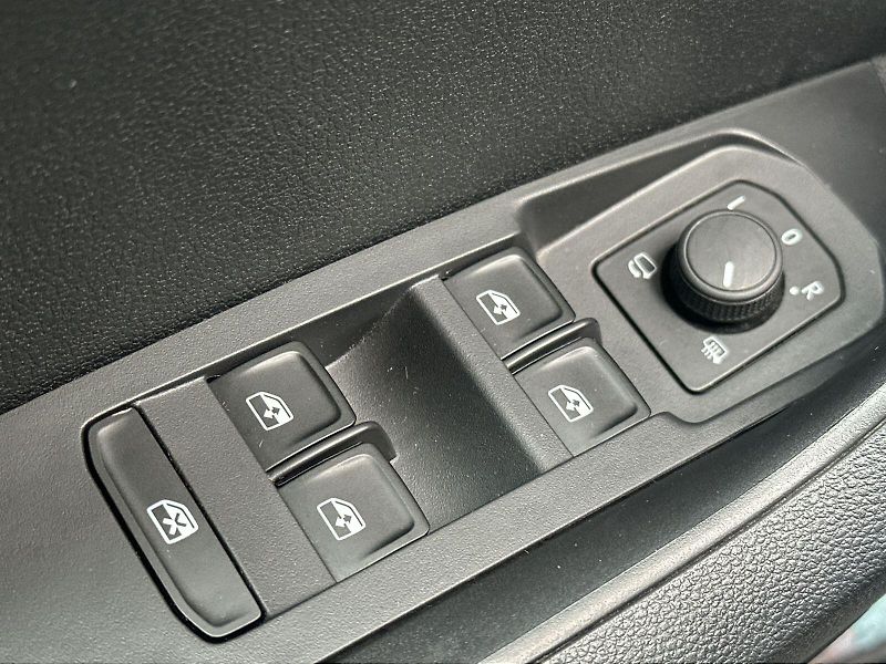 Škoda Karoq (2024) 2.0 TDI 4x4 DSG Sportline - fotka 17 z 33