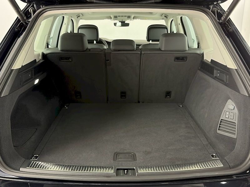 Volkswagen Touareg (2022) Elegance 3.0 TDI 170kW 4Motion - fotka 33 z 36