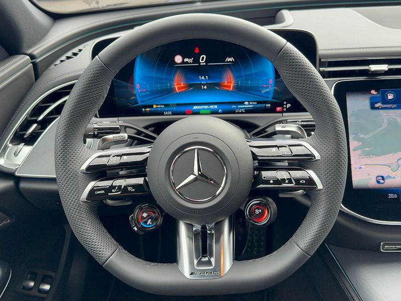 Mercedes-Benz Třídy E (2026) Mercedes-AMG E 53 HYBRID 4MATI - fotka 17 z 37