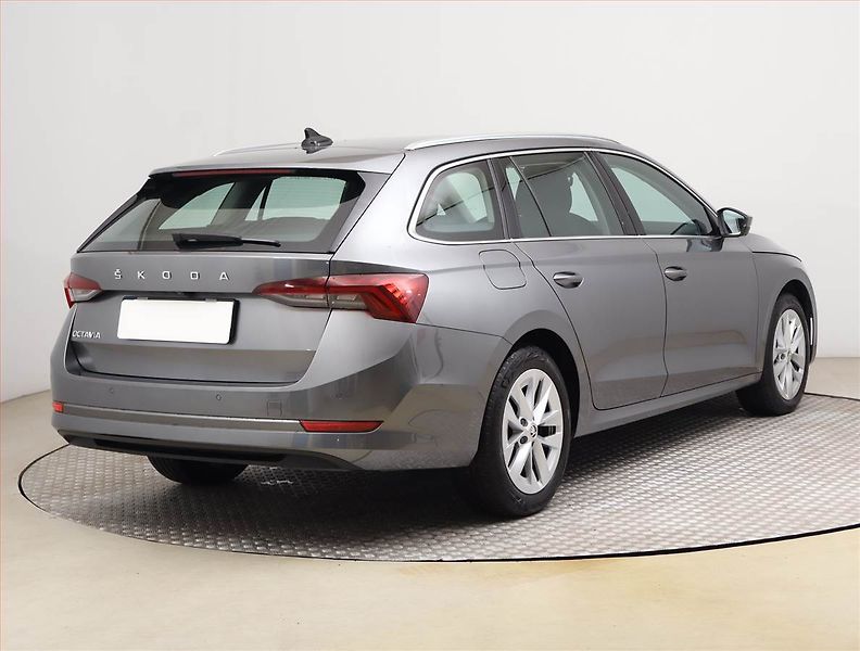 Škoda Octavia (2023) 2.0 TDI - fotka 5 z 22
