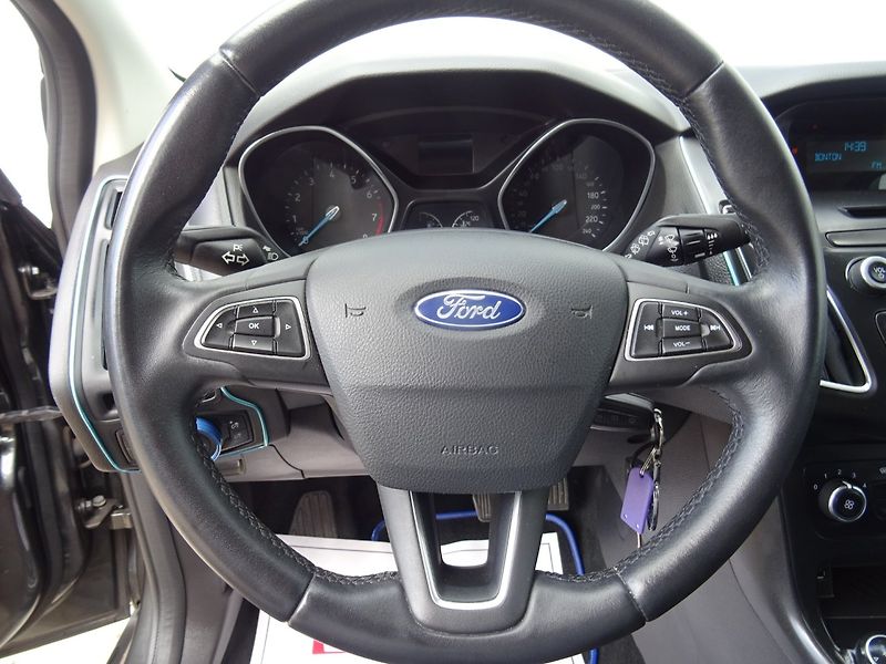 Ford Focus (2018) 1.6i,77kW,NovéČR,s.kn,klima - fotka 14 z 23