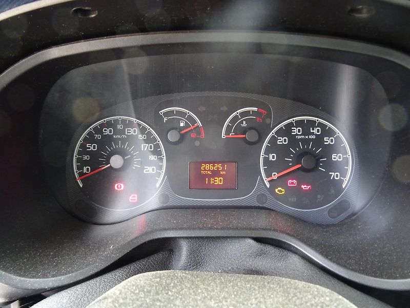 Fiat Dobló (2011) 1.3 JTD 66kw MAN5 - fotka 19 z 24