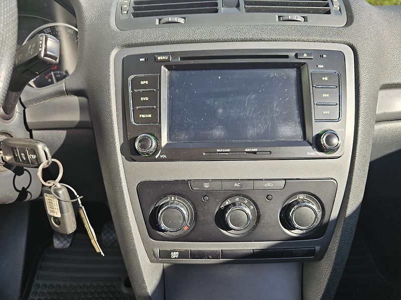 Škoda Octavia (2011) 2 1.6TDI FACELIFT  - fotka 12 z 17