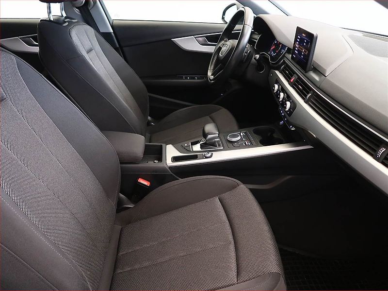 Audi A4 (2017) 2.0 TDI, Automat, Navi - fotka 9 z 19