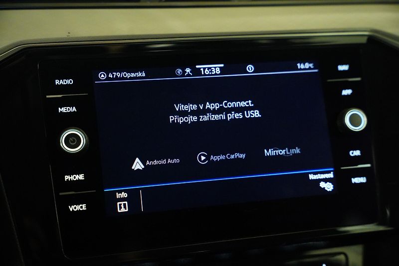 Volkswagen Passat - fotka 21 z 28