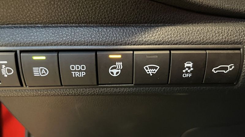 Toyota Corolla 1,8 HYBRID AT GR SPORT - fotka 7 z 18