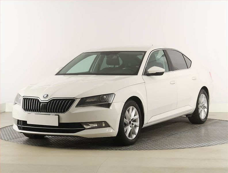 Škoda Superb (2015) Ambition 1.8 TSI, Automat - fotka 2 z 23