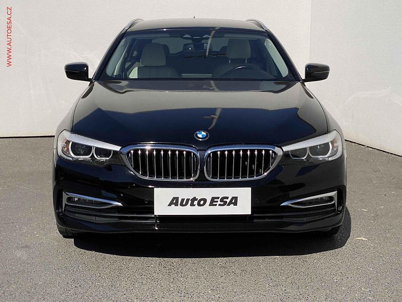 BMW Řada 5 (2018) 3.0i 540i xDrive, AT, +ALU - fotka 2 z 22