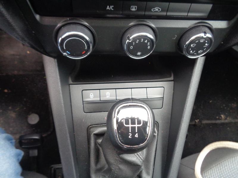 Škoda Octavia 1,6 TDI - fotka 8 z 15