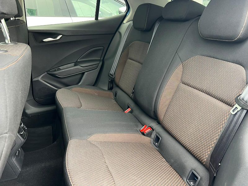Škoda Fabia Selection 1,0 TSI 85KW - fotka 23 z 27