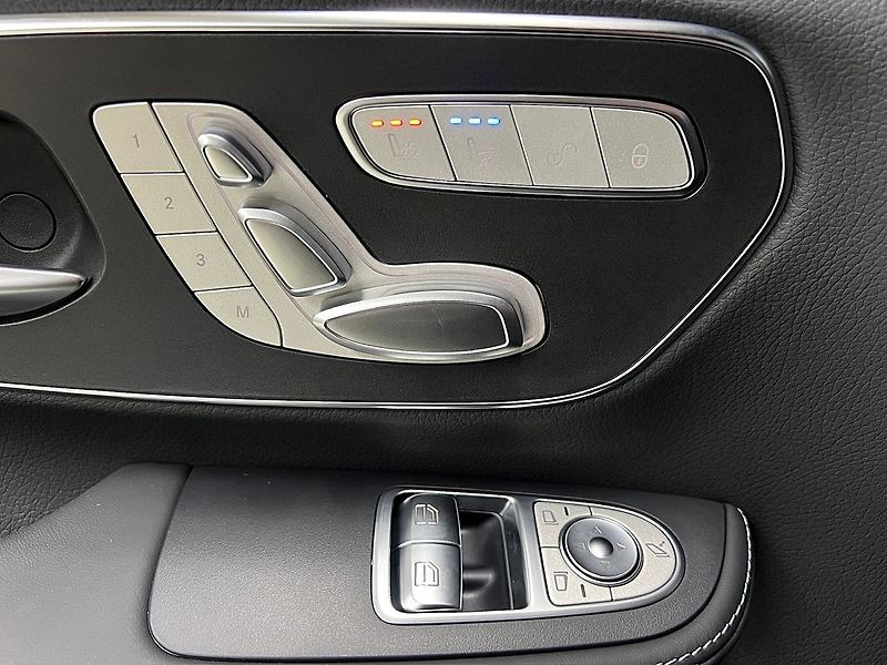 Mercedes-Benz Třídy V 300d 4M AMG LUXURY, AIRMATIC - fotka 28 z 34