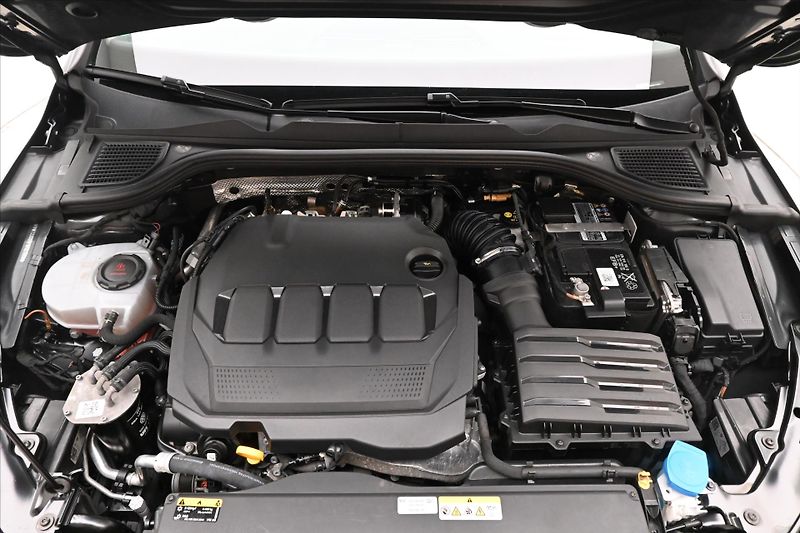 Volkswagen Golf 2,0 TDI 110 kW Life Záruka až - fotka 9 z 30