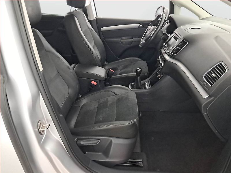 Volkswagen Sharan (2015) 2.0 TDI, 4X4, 7 míst, ČR - fotka 9 z 22