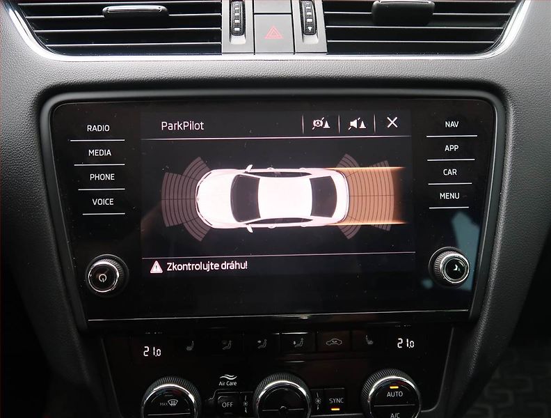Škoda Octavia (2019) Style 1.5 TSI, Navi, Tempomat - fotka 16 z 18