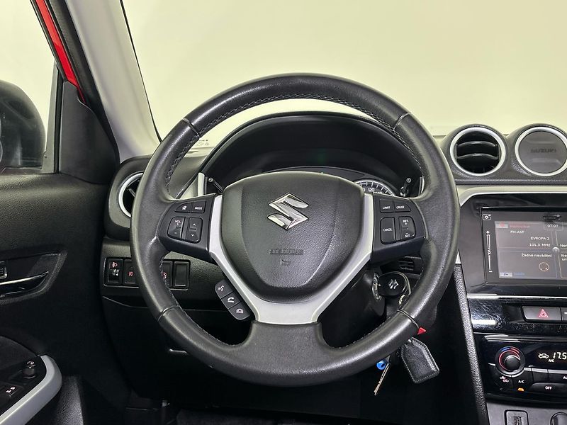 Suzuki Vitara SUV - fotka 18 z 30