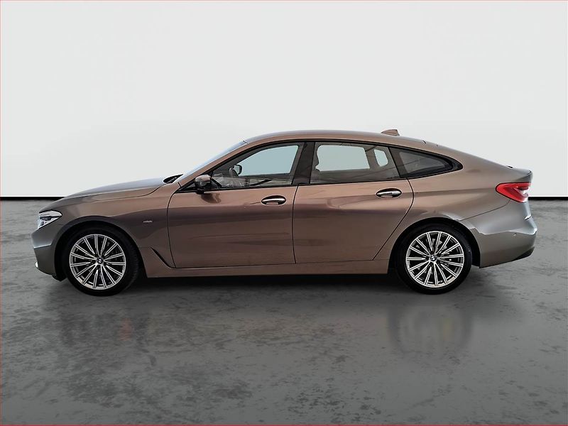 BMW Řada 6 (2018) Luxury Line 640i xDrive GT - fotka 3 z 25