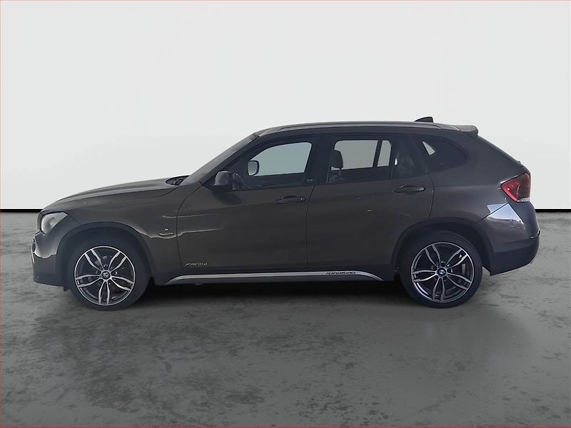 BMW X1 (2010) xDrive18d, 4X4, Serv.kniha - fotka 3 z 18