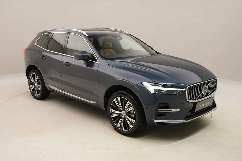 Volvo XC60 T8 AWD ULTRA BRIGHT REZERVACE - fotka 17 z 64