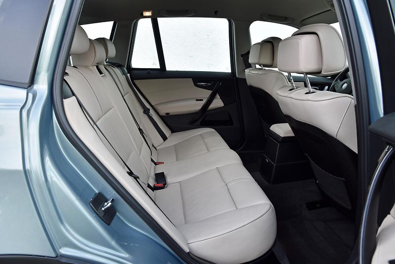 BMW X3 xDrive20d LCi,KŮŽE,VÝHŘEV,TEMP - fotka 32 z 40