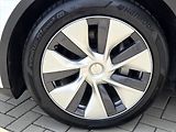 Tesla Model Y LR 4x4 Tažné z. SoH 91% 1.maj - náhled 21