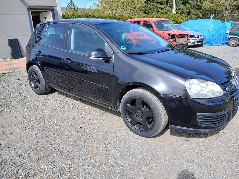 Volkswagen Golf 1.6i, GT Look, automat - fotka 6 z 31