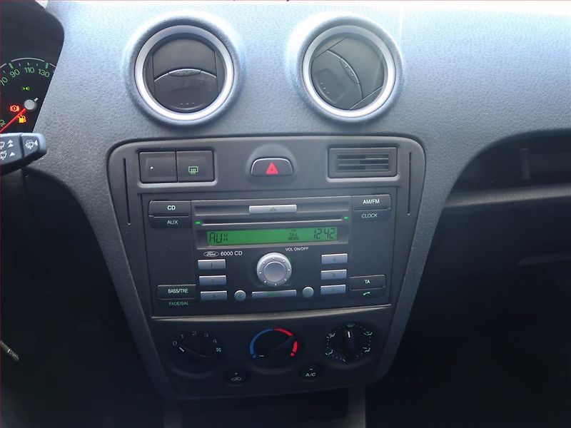 Ford Fusion (2010) 1.4, ČR,1.maj, po STK - fotka 12 z 13