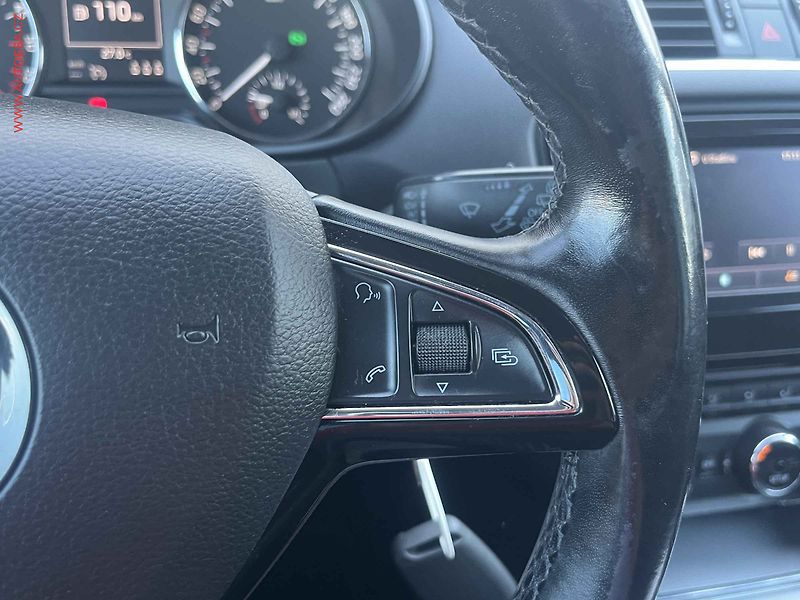 Škoda Octavia (2014) 1.6 TDi, DSG, STK 12/27 - fotka 14 z 14