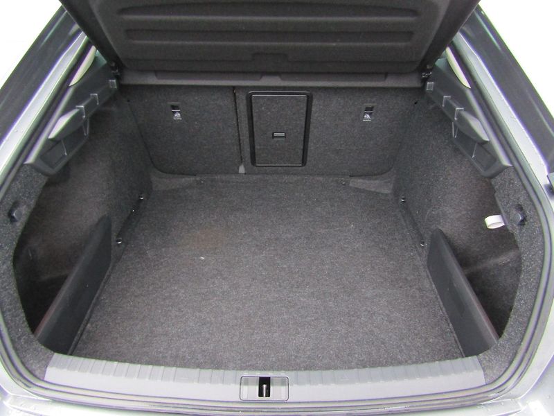 Škoda Octavia IV FL Selection 1.5 TSI /110kW - fotka 15 z 30