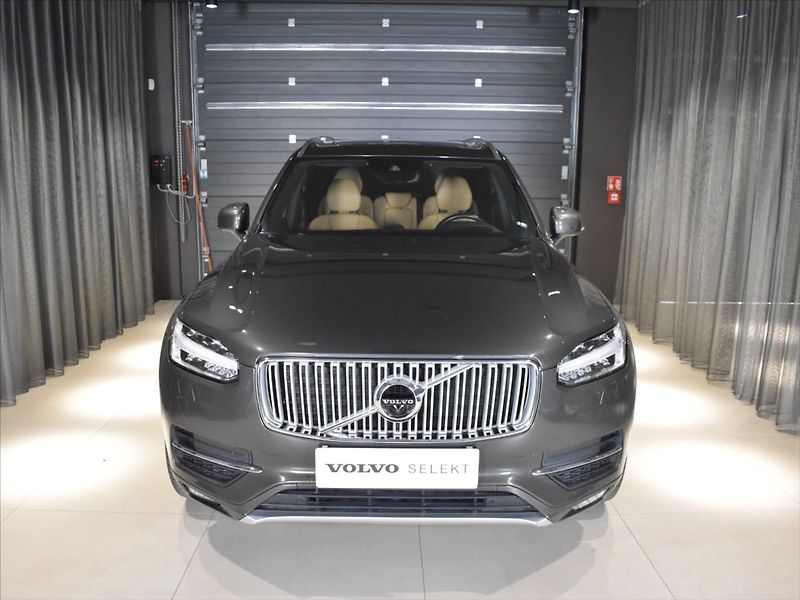 Volvo XC90 2,0 D5 AWD INS, Bowers,vzduch, - fotka 6 z 31