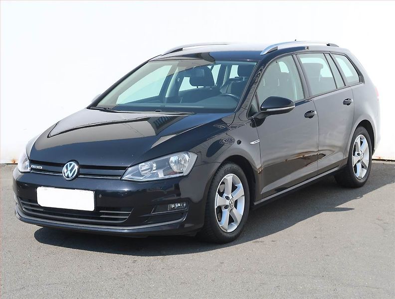 Volkswagen Golf (2017) Comfortline 1.0 TSI, Tempomat - fotka 2 z 16