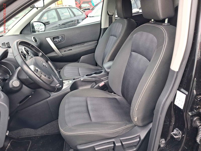 Nissan Qashqai (2012) 2.0 16V, AT, tempo, panor - fotka 9 z 16