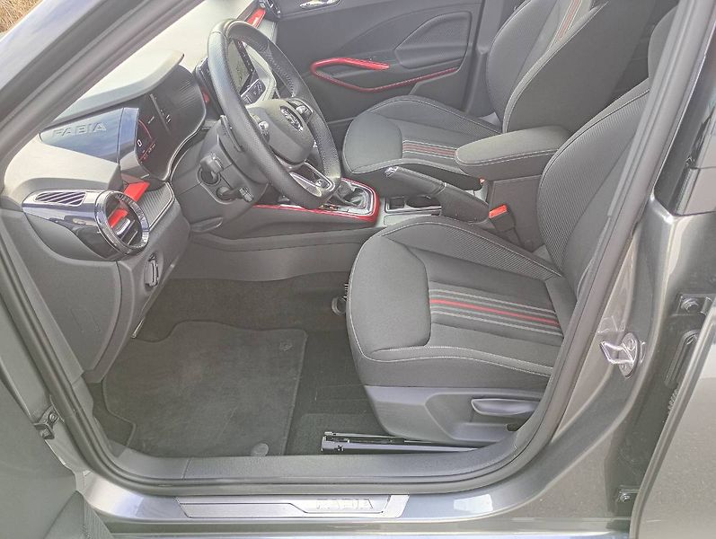 Škoda Fabia (2024) 1.0 TSI 85 kW DSG Monte Carlo - fotka 19 z 35