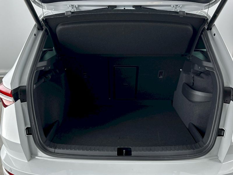 Škoda Karoq (2025) DSG 2.0TDI 110kW 4x4 SportLine - fotka 32 z 36