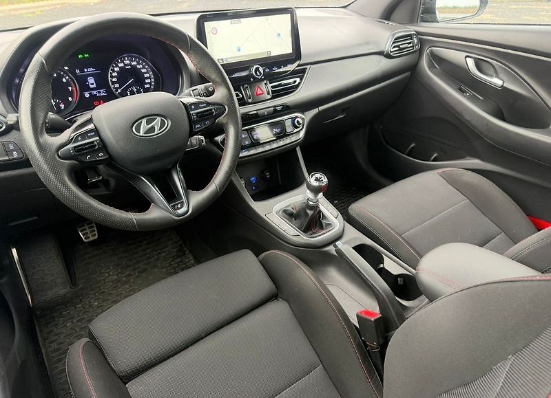 Hyundai i30 1,6 118 kw Fastback Mild Hybri - fotka 11 z 17
