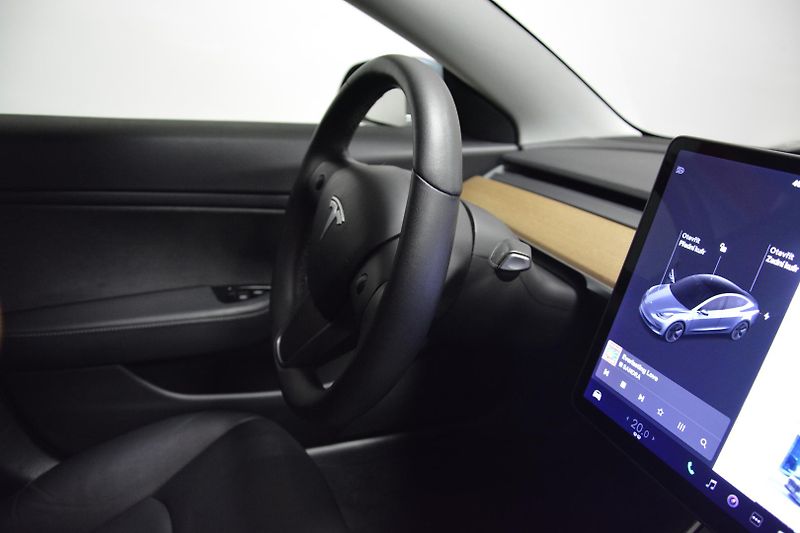 Tesla Model 3 LONG RANGE 4x4 1 MAJITEL - fotka 19 z 46