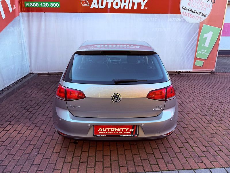 Volkswagen Golf 1.2 TSi Highline, ČR - fotka 7 z 24