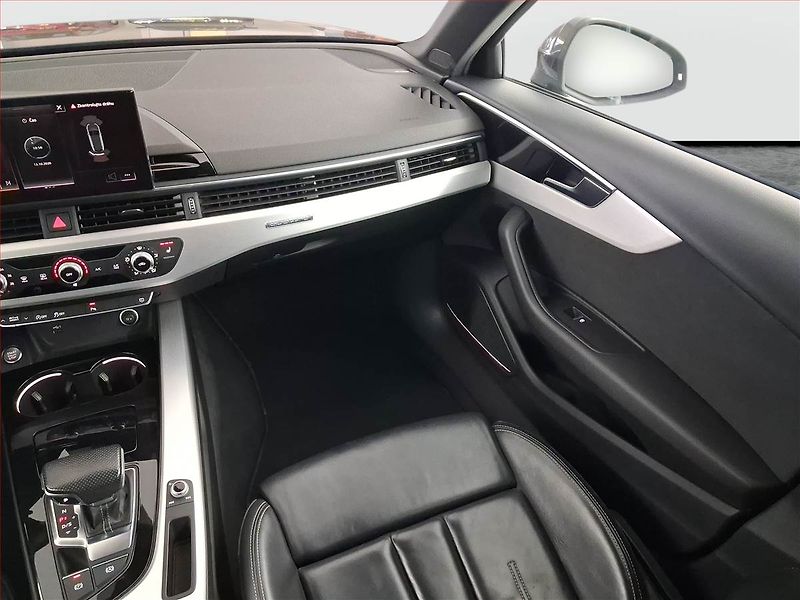 Audi A4 (2022) S-Line 40 TDI - fotka 8 z 19