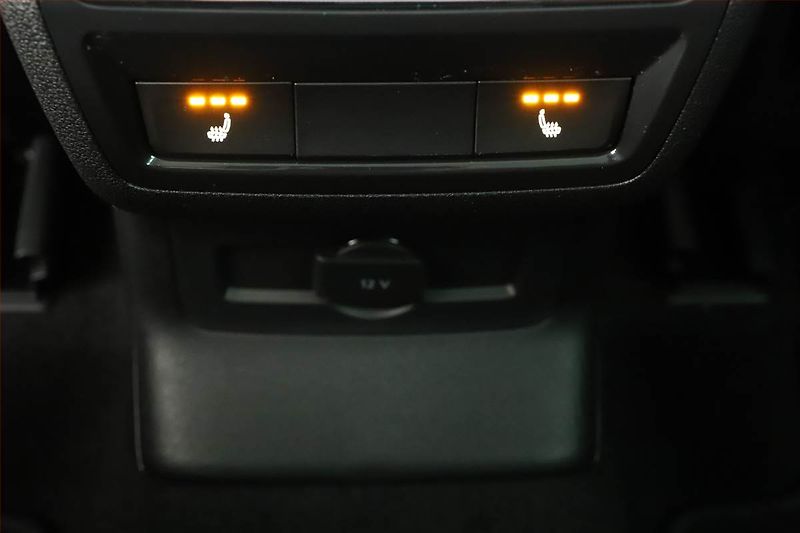 Škoda Karoq (2025) 1.5 TSI, Top Selection, AT, AC - fotka 15 z 17