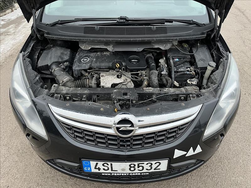 Opel Zafira 1,6 CDTi 100KW TOURER 2xKOLA - fotka 30 z 39